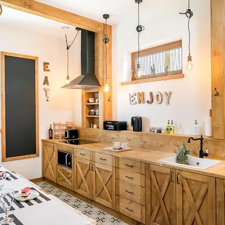 Zoniowka Wooden With Sauna & Parking By Rent Like 度假居